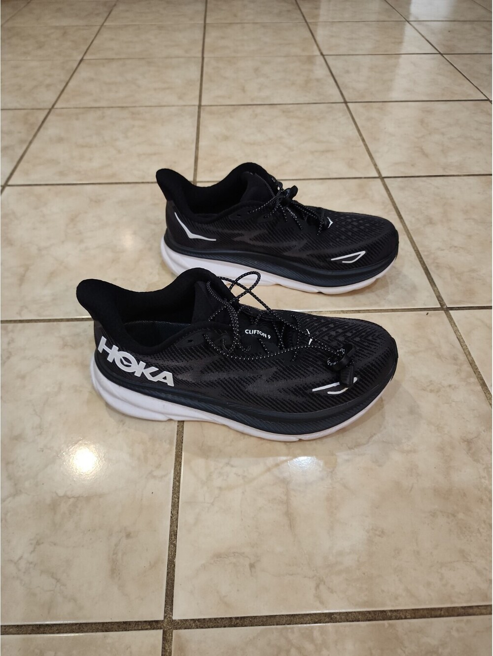 Hoka One One Running Shoes Black Size 9D 1132211 BWHT Vietnam F27222L